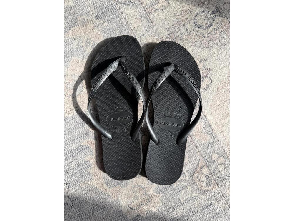 Havaianas Black Flip Flops Size 37-38